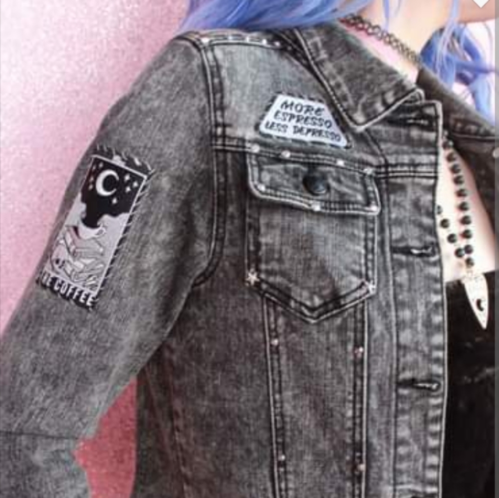 SOLD! DEATH BY COFFEE! Caffine lovers custom vintage acid washed denim jacket!!! - Picture 6 of 11